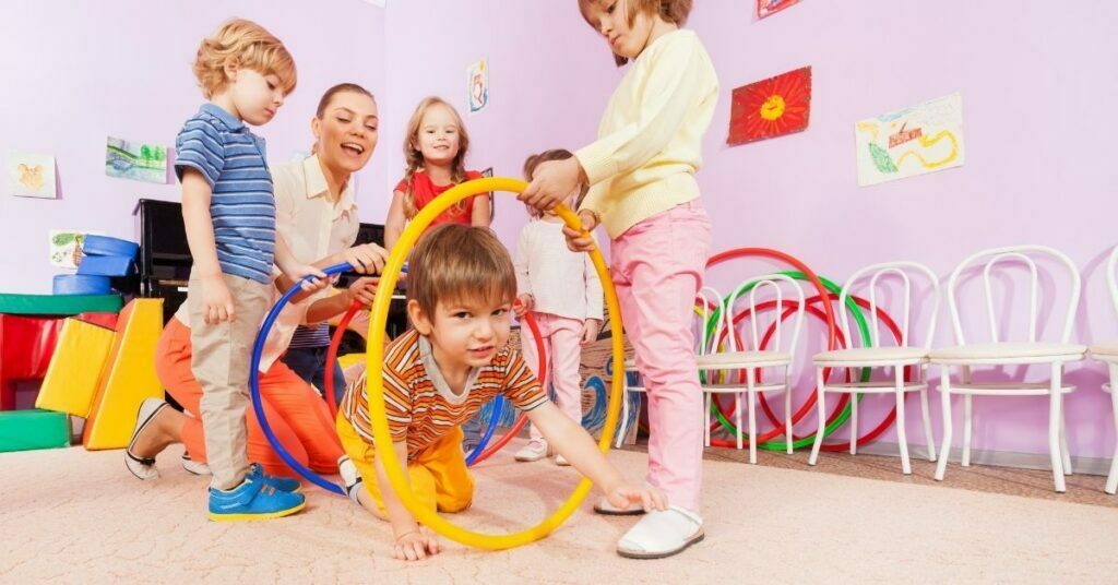 6 Stages of How Kids Learn to Play And Its Importance